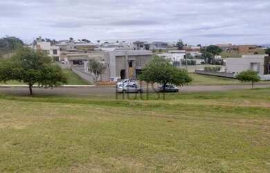 Imagem: O terreno possui 1.000m² de Área, Imóvel novo e está localizado