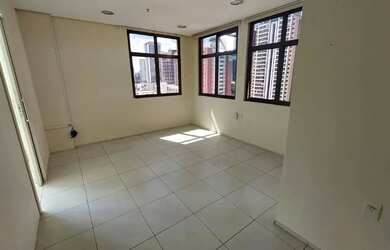 Imagem: O depósito possui 1 Vaga na garagem, 40m² de Área e está