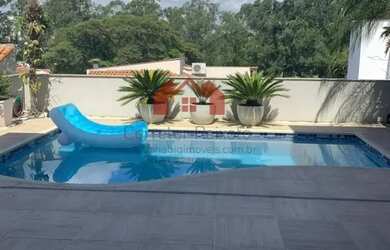 Imagem: A casa em condomínio possui 4 Dormitórios, 2 Banheiros, 4