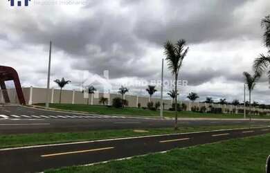 Imagem: O terreno possui 450m² de Área e está localizado em Tibery