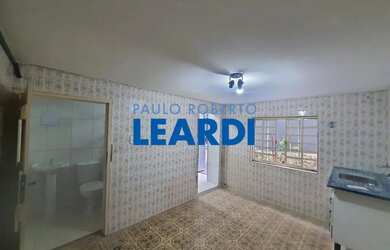 Imagem: A casa possui 2 Dormitórios, 2 Banheiros, 3 Vagas na garagem