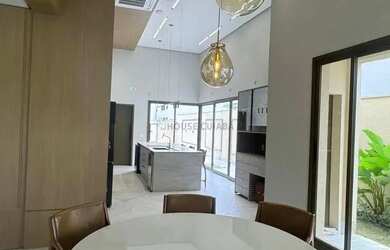 Imagem: A casa em condomínio possui 3 Dormitórios, 5 Banheiros, 4