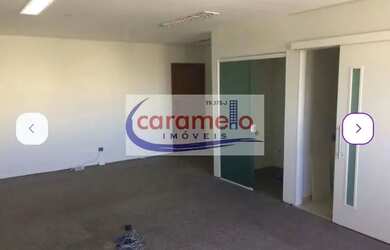 Imagem: O depósito possui 2 Vagas na garagem e 43m² de Área e está