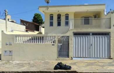 Imagem: A casa possui 1 Dormitório, 1 Banheiro, 90m² de Área e está