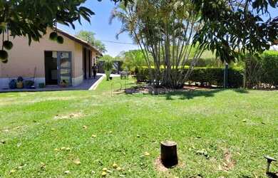 Imagem: O terreno possui 921m² de Área e está localizado em Parque