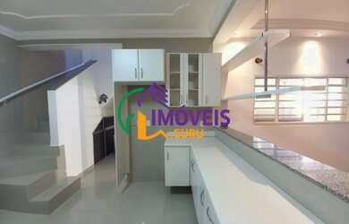 Imagem: A casa possui 3 Dormitórios, 3 Banheiros, 5 Vagas na garagem