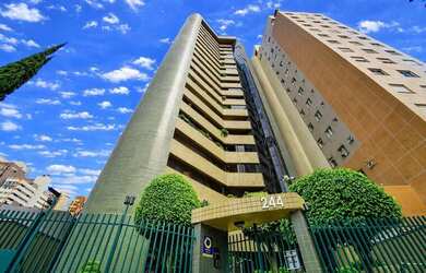 Imagem: O apartamento possui 4 Dormitórios, 5 Banheiros, 2 Vagas na