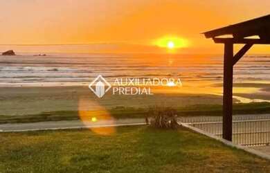 Imagem: A casa possui 2 Dormitórios, 2 Banheiros, 111m² de Área e