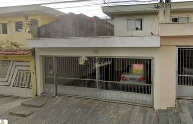 Imagem: A casa possui 2 Dormitórios, 1 Banheiro, 2 Vagas na garagem