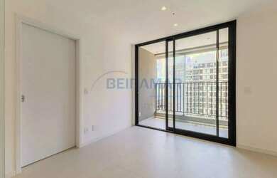 Imagem: O apartamento possui 1 Dormitório, 1 Banheiro, 1 Vaga na garagem