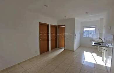 Imagem: O apartamento possui 2 Dormitórios, 1 Banheiro, 1 Vaga na garagem