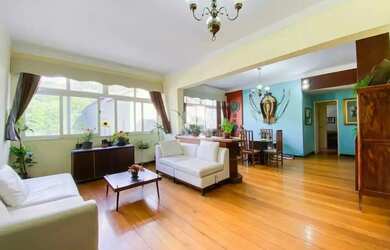 Imagem: O apartamento à venda possui 4 Dormitórios, 2 Banheiros e