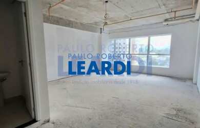 Imagem: O depósito possui 1 Vaga na garagem, 50m² de Área e está