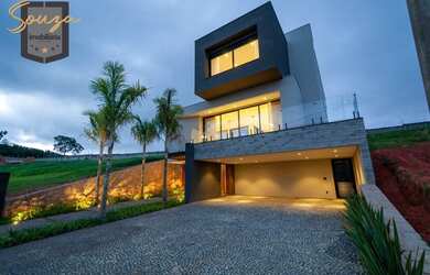 Imagem: A casa possui 4 Dormitórios, 5 Banheiros, 360m² de Área e