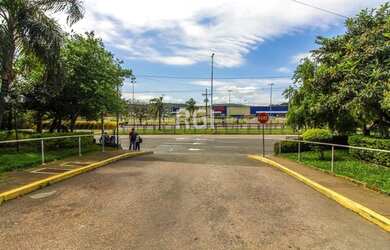 Imagem 14: Apartamento de 3 dormitórios e vaga privativa, no bairro Cavalhada, em Porto Alegre, em fr