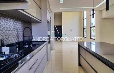 Imagem: A casa em condomínio possui 3 Dormitórios, 5 Banheiros, 4