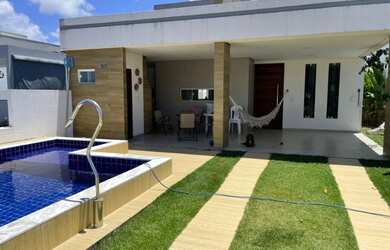 Imagem: A casa em condomínio possui 4 Dormitórios, 3 Banheiros, 4