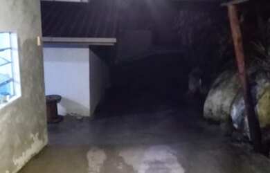 Imagem: A casa possui 2 Dormitórios, 1 Banheiro, 1 Vaga na garagem