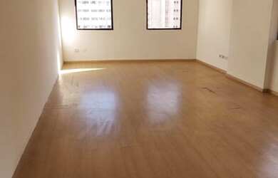 Imagem: O depósito possui 1 Vaga na garagem, 37m² de Área e está