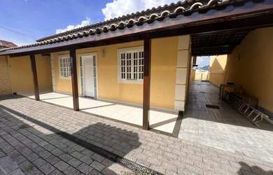 Imagem: A casa possui 4 Dormitórios, 4 Banheiros, 140m² de Área e