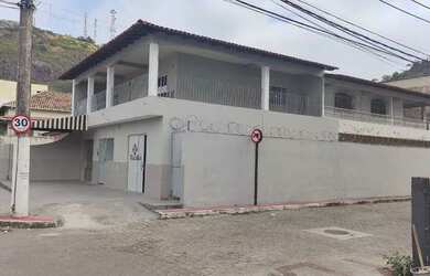 Imagem: A casa possui 5 Dormitórios, 5 Banheiros, 2 Vagas na garagem