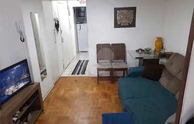 Imagem: O apartamento possui 1 Dormitório, 1 Banheiro, 1 Vaga na garagem