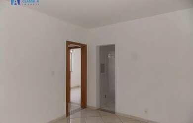 Imagem: O apartamento possui 2 Dormitórios, 1 Banheiro, 2 Vagas na