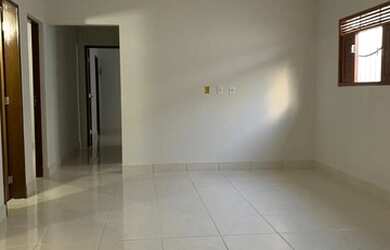 Imagem: A casa possui 3 Dormitórios e 3 Banheiros e está localizado