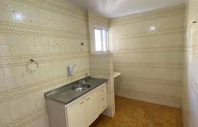 Imagem 5: Cabula 2/4 com cozinha e área de serviço 51 metros quadrados, fica em frente ao quartel 1