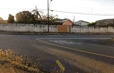 Imagem: A casa possui 3 Dormitórios, 2 Banheiros, 150m² de Área e