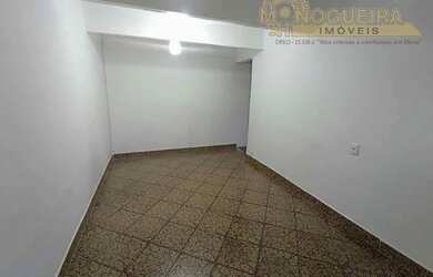 Imagem: O apartamento possui 3 Dormitórios, 1 Banheiro, 1 Vaga na garagem