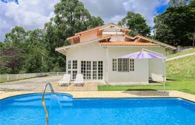 Imagem: A casa em condomínio possui 3 Dormitórios, 5 Banheiros, 5