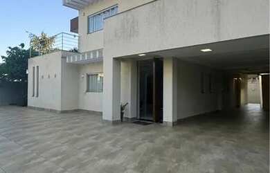 Imagem: A casa em condomínio possui 4 Dormitórios, 5 Banheiros, 5