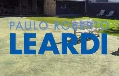 Imagem: O terreno possui 480m² de Área e está localizado em Arujazinho