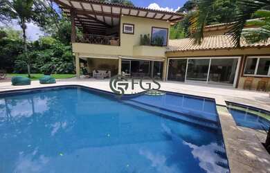 Imagem: A casa em condomínio possui 4 Dormitórios, 5 Banheiros, 5