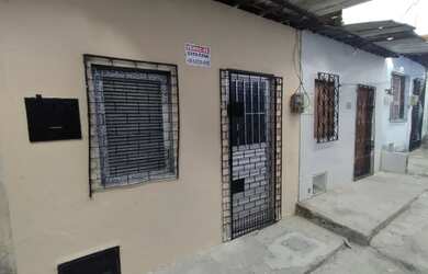 Imagem: A casa possui 1 Dormitório, 1 Banheiro e está localizado