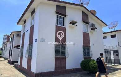 Imagem: O apartamento possui 3 Dormitórios, 1 Banheiro, 1 Vaga na garagem