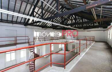 Imagem 11: Predio de tombado , de esquina com grande movimento de pedestre