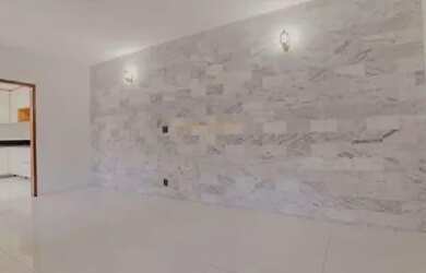 Imagem: A casa possui 4 Dormitórios, 3 Banheiros, 2 Vagas na garagem