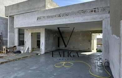 Imagem: A casa possui 3 Dormitórios, 5 Banheiros, 4 Vagas na garagem