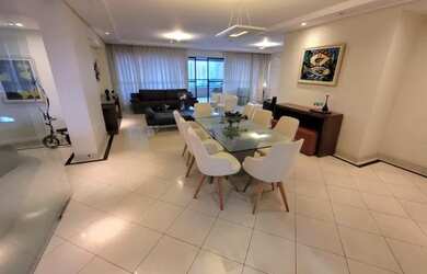 Imagem: O apartamento possui 4 Dormitórios, 5 Banheiros, 5 Vagas na