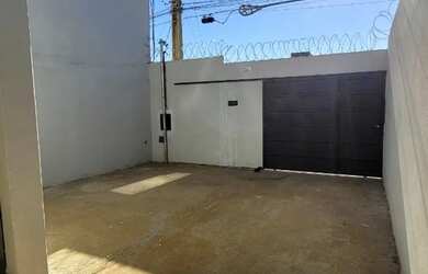 Imagem 3: Bairro Santo Inácio. Casa com 3 quartos, sendo uma suíte. Quintal amplo