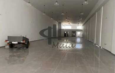 Imagem: O depósito possui 5 Vagas na garagem, 1.040m² de Área e