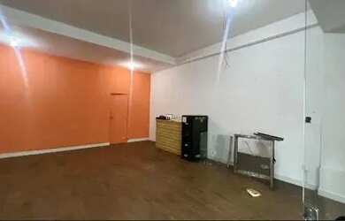 Imagem: O depósito possui 100m² de Área e está localizado em Comércio