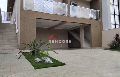 Imagem: A casa em condomínio possui 3 Dormitórios, 3 Banheiros, 4