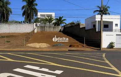 Imagem 2: Terreno disponível para venda no bairro Jardim Inconfidência em Uberlândia-MG