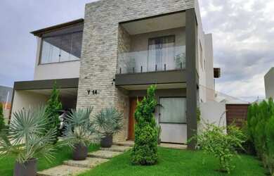 Imagem: A casa em condomínio possui 4 Dormitórios, 3 Banheiros, 4