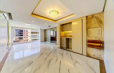 Imagem: O apartamento possui 3 Dormitórios, 2 Banheiros, 3 Vagas na