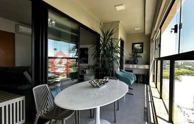 Imagem: O apartamento possui 3 Dormitórios, 2 Banheiros, 2 Vagas na