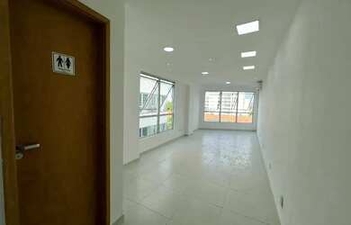 Imagem: O depósito possui 1 Vaga na garagem, 22m² de Área e está